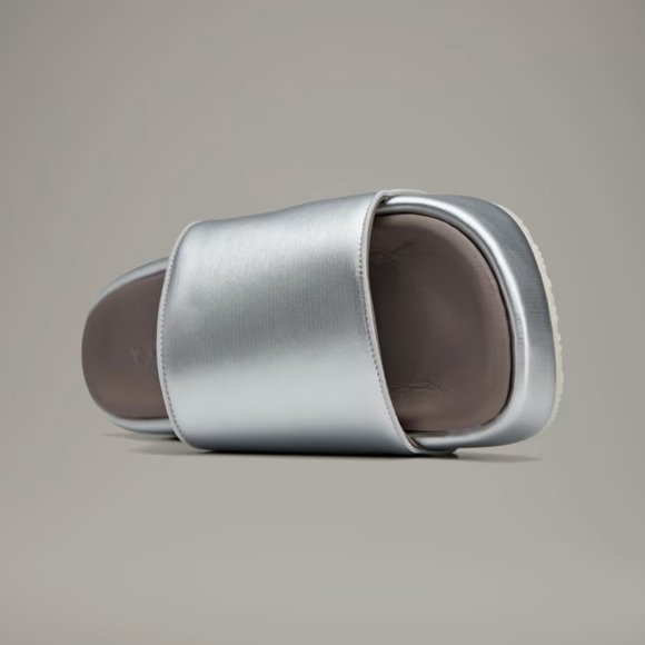 Y-3 Slides main image 10